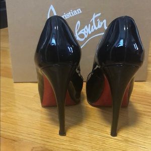 FLASH SALE 🔥💥Christian Louboutin Very Prive 120